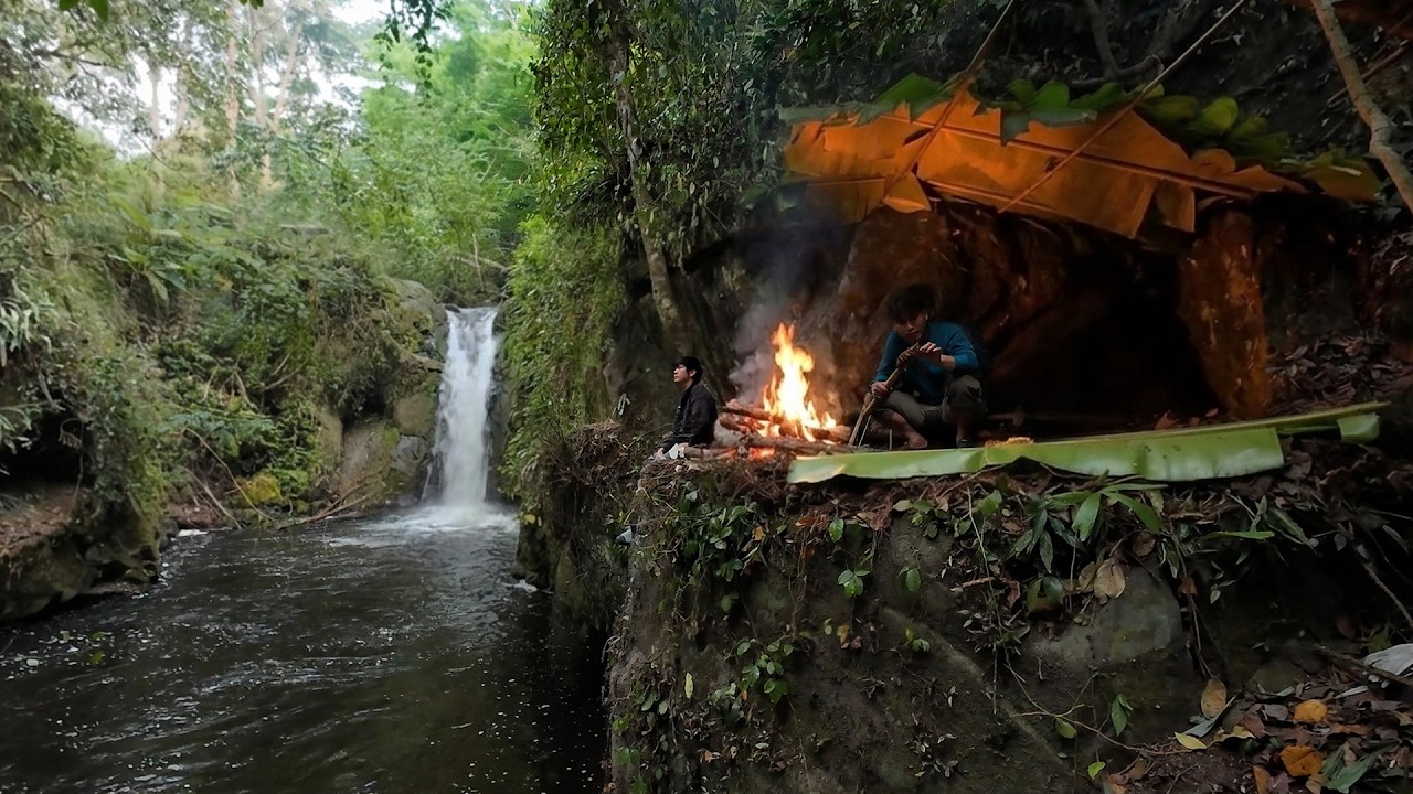 ใช้ชีวิตในป่าสร้างที่พักบนหินผา เจอเหตุการณ์ที่ไม่อยากให้เกิดขึ้นในป่าจนได้..!!