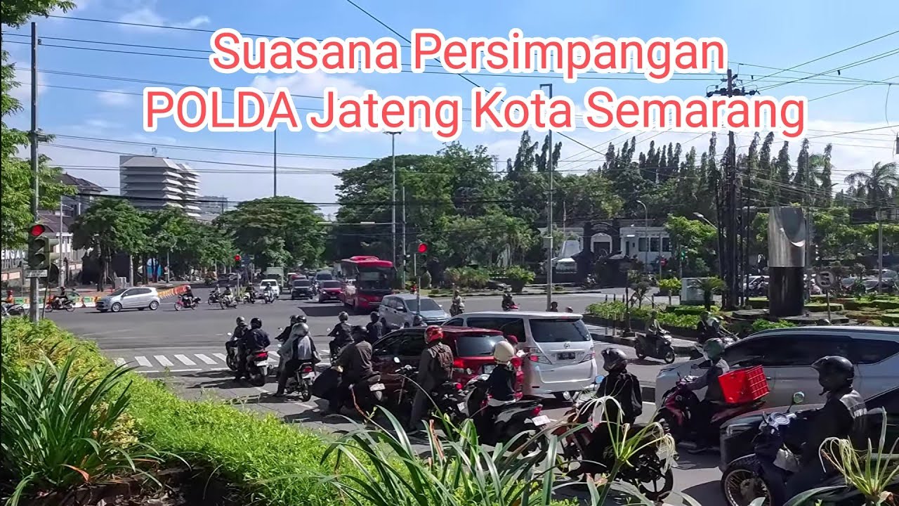 Suasana persimpangan Jl. Pahlawan - Jl. Sriwijaya - Jl. Veteran - Jl. Diponegoro, Semarang