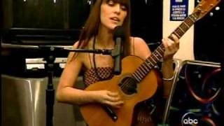 Video thumbnail of "FEIST - PERFORMS ALL ACOUSTIC ON A CITY BUS - 2007 - VOB"