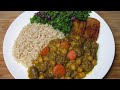 Curry Veggie Chunks & Chickpeas With Brown Rice