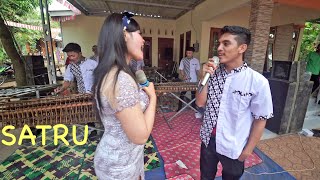 Lah Kok Suaranya Mirip DENNY CAK...?? SATRU Cover by Angklung New CAREHAL ft Yona Santika