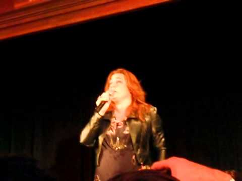 Niamh Kavanagh -- "In your eyes" ESC 1993 -- Live ...