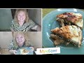 Мукбанг пирог с курицей и грибами и шутки во время еды