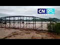 😥Puente de rieles en Pimienta, Cortés es arrastrado por las fuertes corrientes de agua🌀