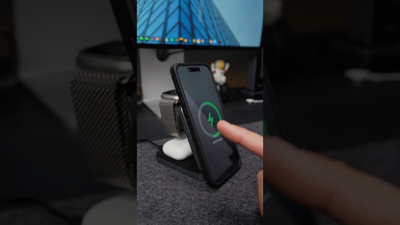 MagBak Foldable Travel Charger - 3 Devices, 1 Charger!