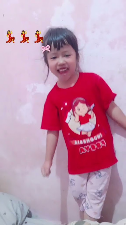 kaka Freya mulai centil, pengin main tik tok 😂😂#ngeshortsdulu #tiktok