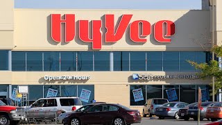 Why is Hy-Vee suspending its employee discount program?