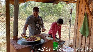 Tacos Al Pastos Mi Hija Metatea Las Tortillas Así Se Vive En El Rancho