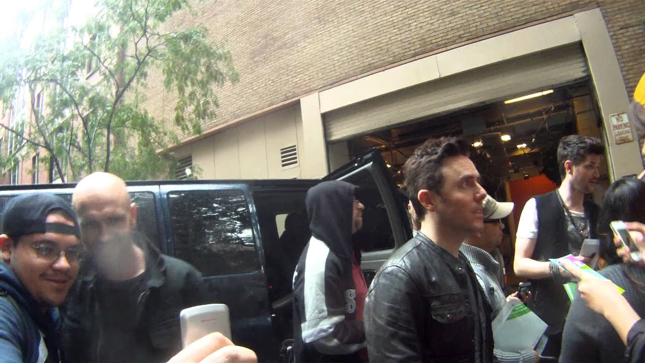 The Script interacting with fans and anti fan after LIVE with Kelly and ...