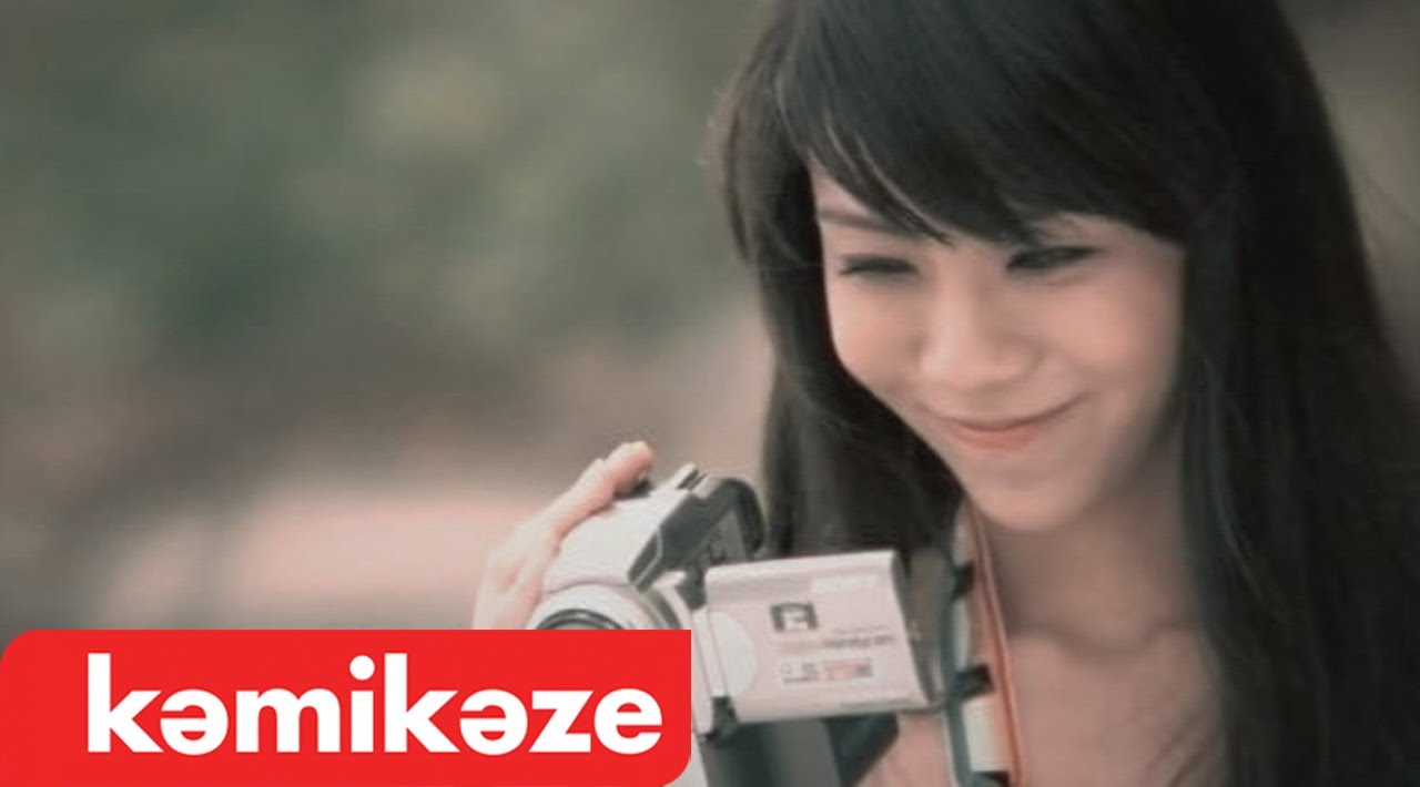 ปกเพลง เป็นเพื่อนเธอไม่ได้จริงๆ — KNOMJEAN