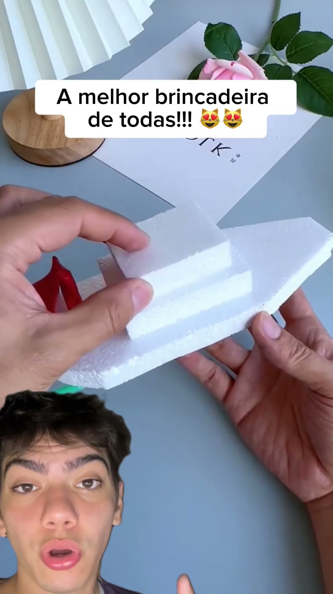 Tire as crianças do celular! Faça um barco de isopor e bexiga que se move sozinho. Simples e genial!