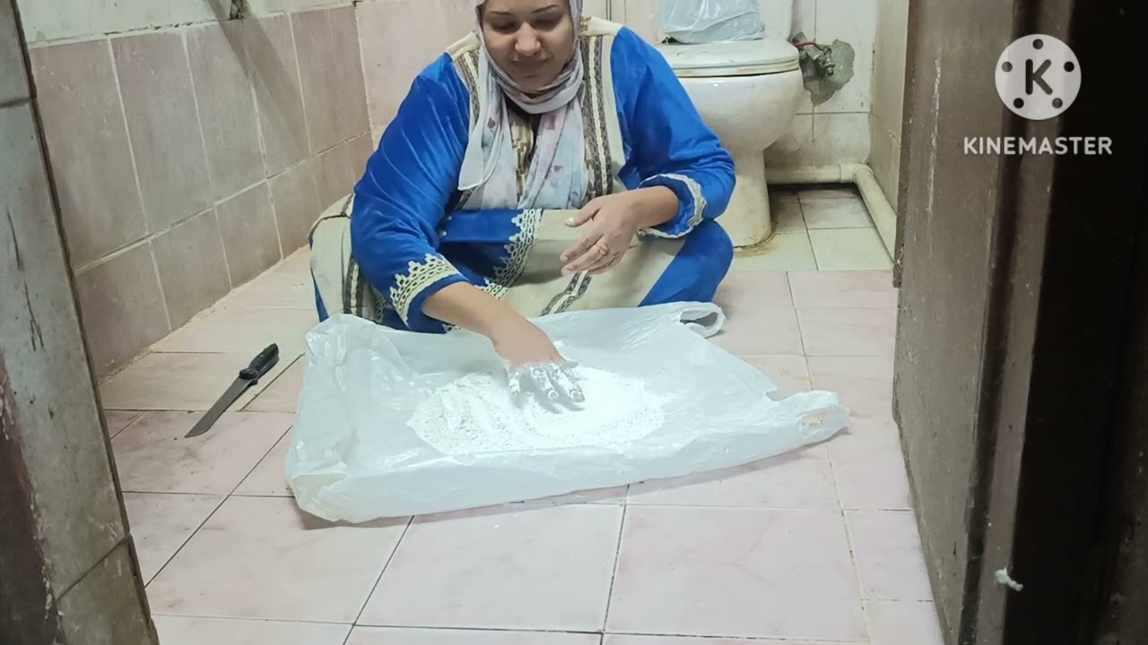 روحت عند ماما نوال وعجبتني قعدتني في الحمام يرزقكم كده يا اولاد هههههههههه