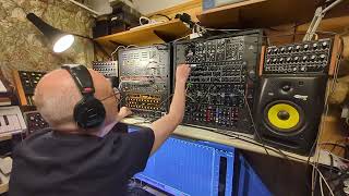 More Tangerine Dream style 960 sequences on 5 Behringer mono synths using CV and Gate with ratchets