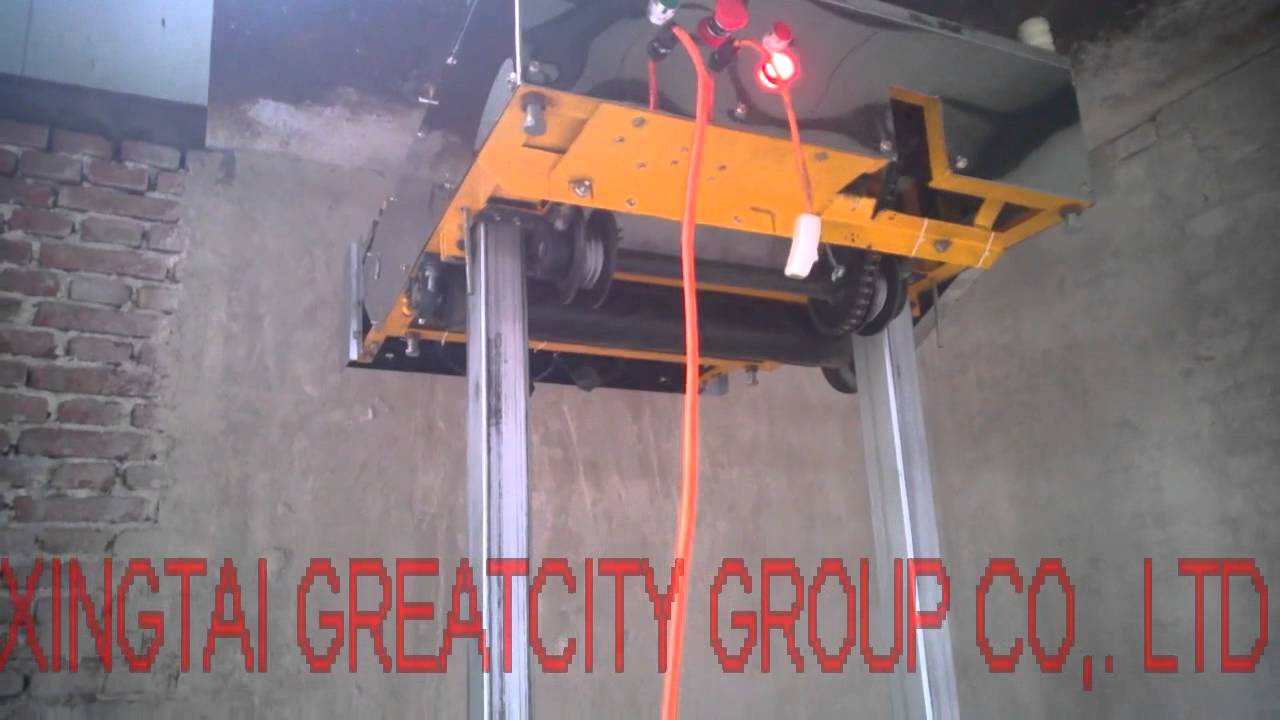 XJFQ-1000 plastering machine operated by remote control