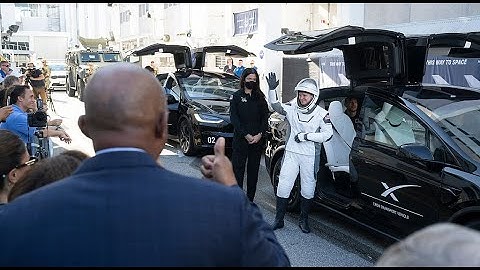 SpaceX Said to Pursue 2026 IPO Raising Far Above $30B