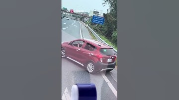 Nữ tài xế quay đầu ôtô đi ngược chiều trên cao tốc Pháp Vân Cầu Giẽ | VnExpress