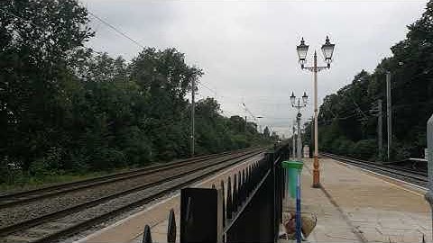 Heathrow Express 387 passing Hanwell