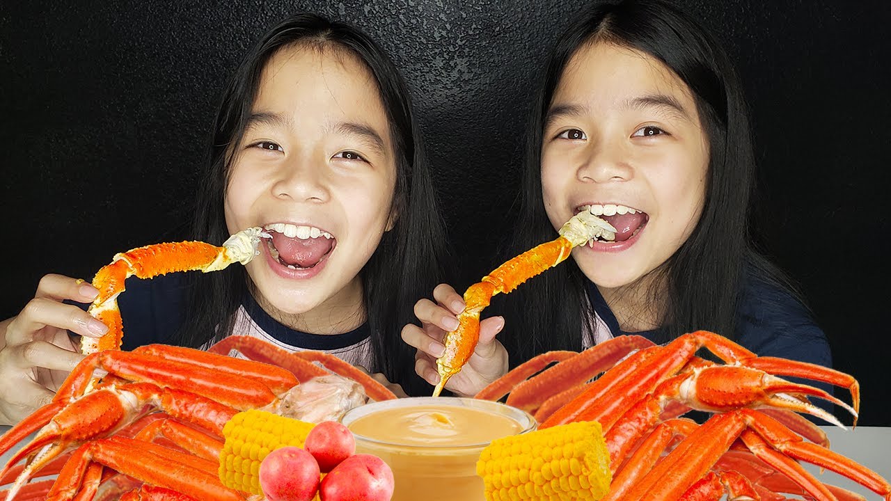 SNOW CRAB LEGS MUKBANG (Seafood Boil) | Tran Twins