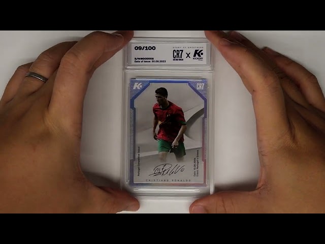 Packing Your CR7xZuju Collectible Cards class=