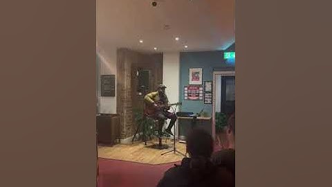 Amy Winehouse - Valerie (Open Mic)