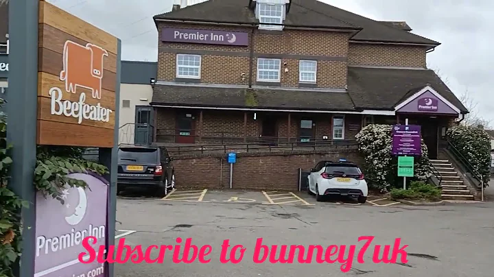 come with me for a evening walk in Luton UK 22/3/2023