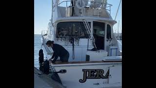 Departure from lee dock without thruster assistance