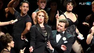 We Both Reached for the GunDylis Croman as Roxie Hart,Brent Barrett as Billy Flynn