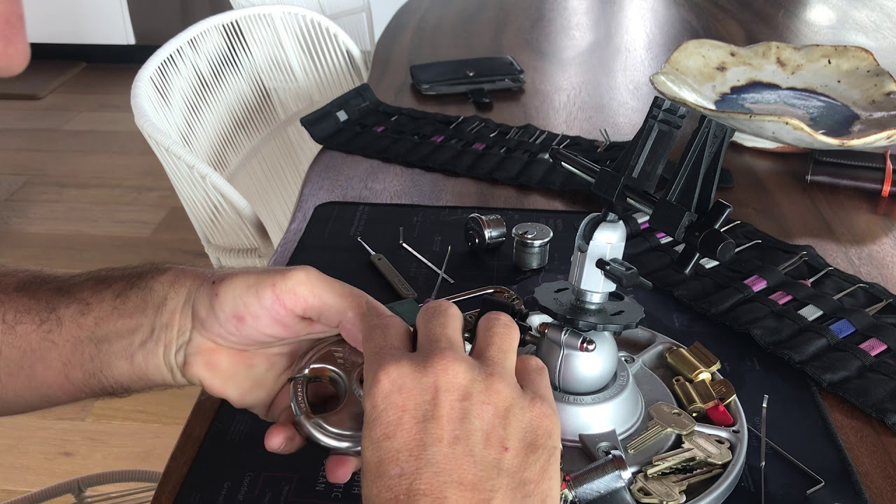 StockLockSunday MiniCo storage lock - YouTube