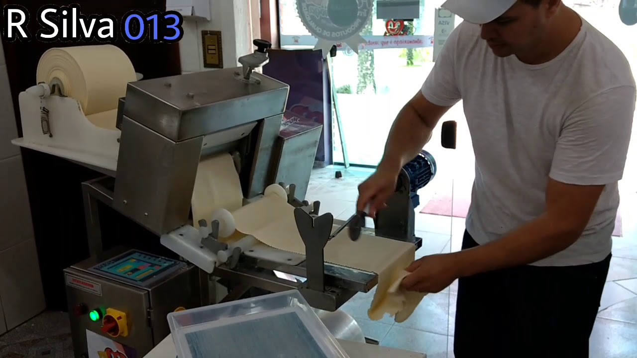 MASSA DE PASTEL ( PASTEL DO TREVO DE BERTIOGA )