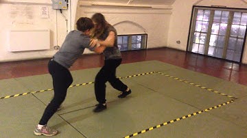 Push hands moving step
