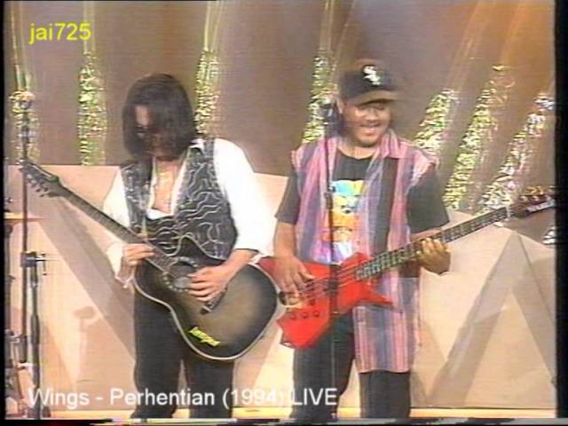 Wings - Perhentian (1994) LIVE class=