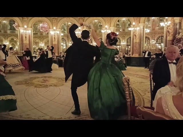 Bal Impérial Paris 2024 Oeuvre des Saint Anges. ”Le Rêve du Guépard” Harmonia Suave di Carla Favata