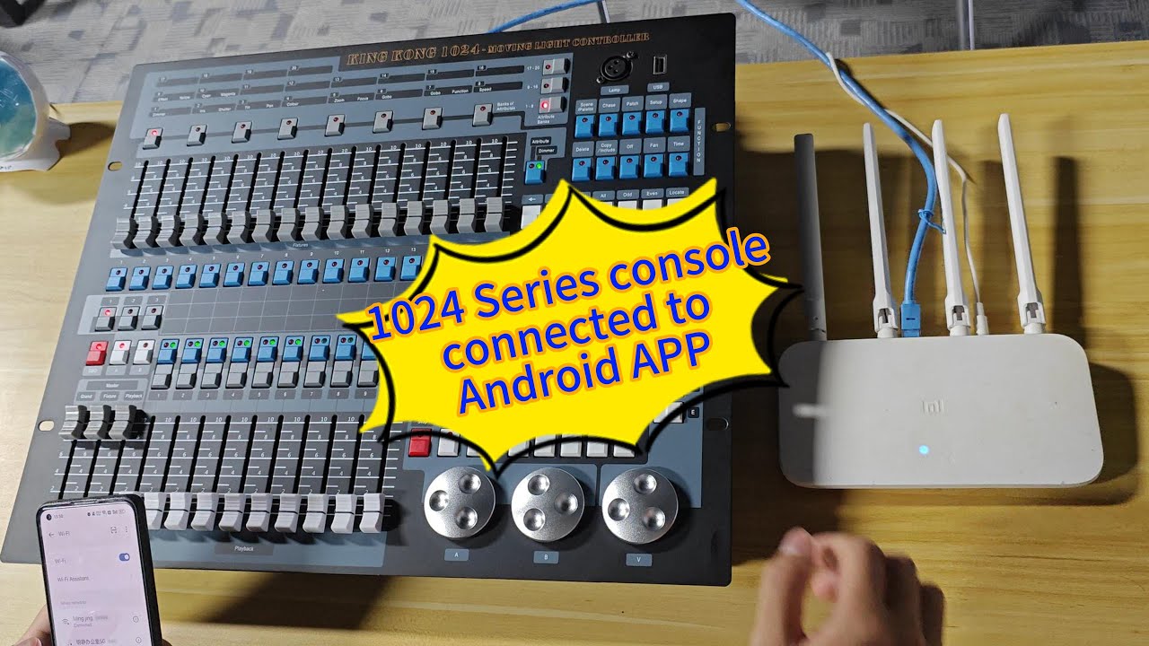 Консоль серии 1024, подключенная к приложению Android.