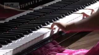 Hee Ah Lee - Four-finger concert pianist