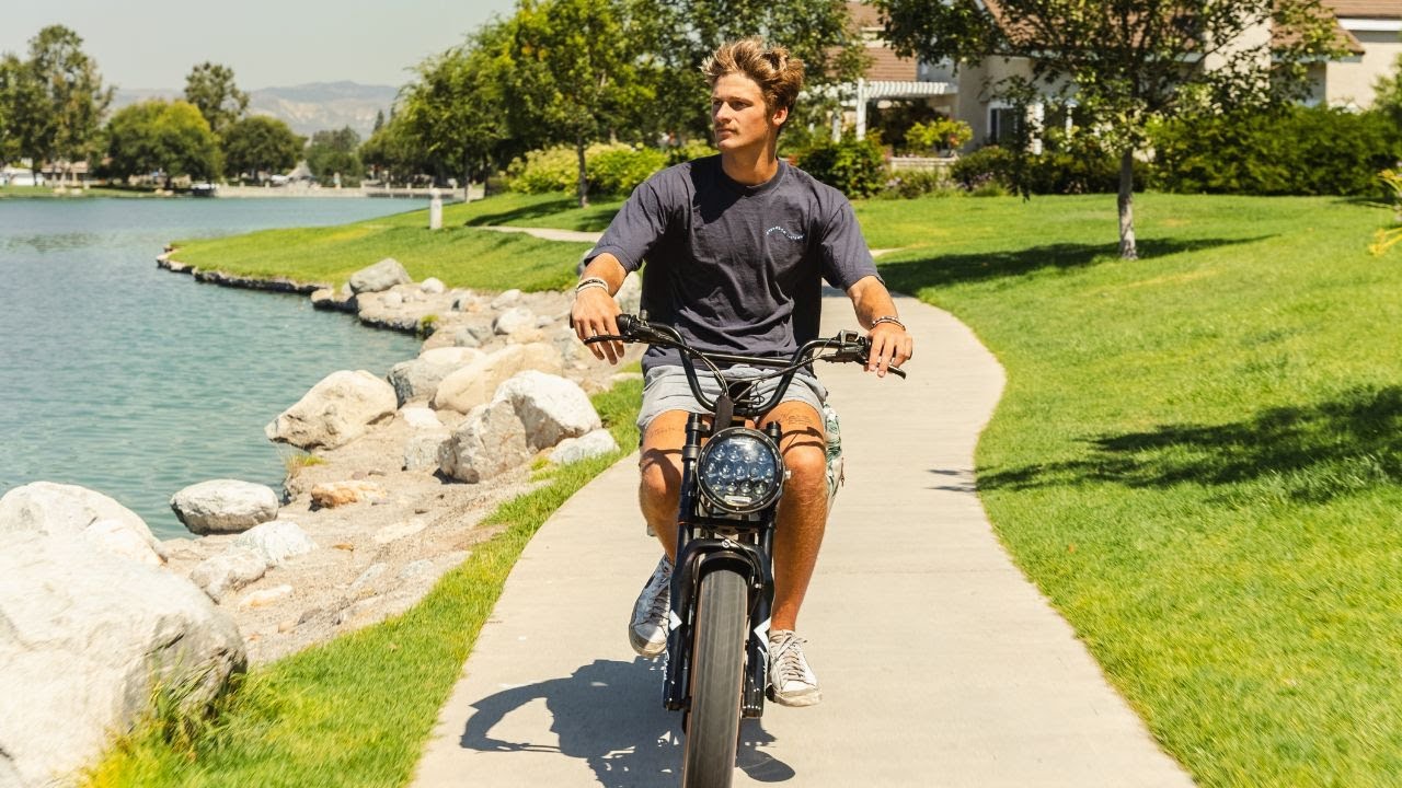 eBike for Commuting & Electric Bike Accessories | Lyric Graffiti e Moped