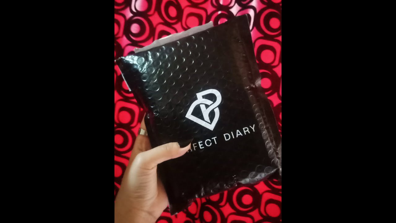 Perfect Dairy DreamWorld Matte Lipstick Ultra Everlasting Series 9 in the shade 935, 927 & 914