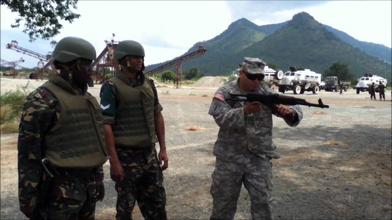 US Infantry in Africa AK mag change