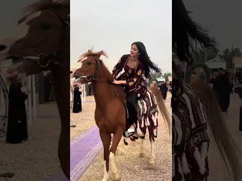 ت ؤخ ذ الد نيا غ لابا و ما است عصى ع لى ق وم م نال إ ذا الإ قدام كان ل ه م ر كابا