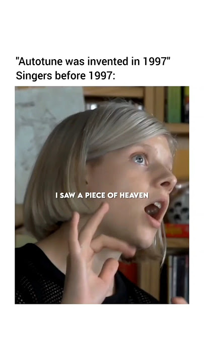She has the voice of an angel | AURORA - Runaway