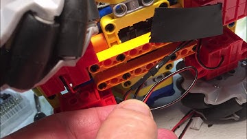 Yahboom Omni:bit robot car with improved JST plug ends, MakeCode