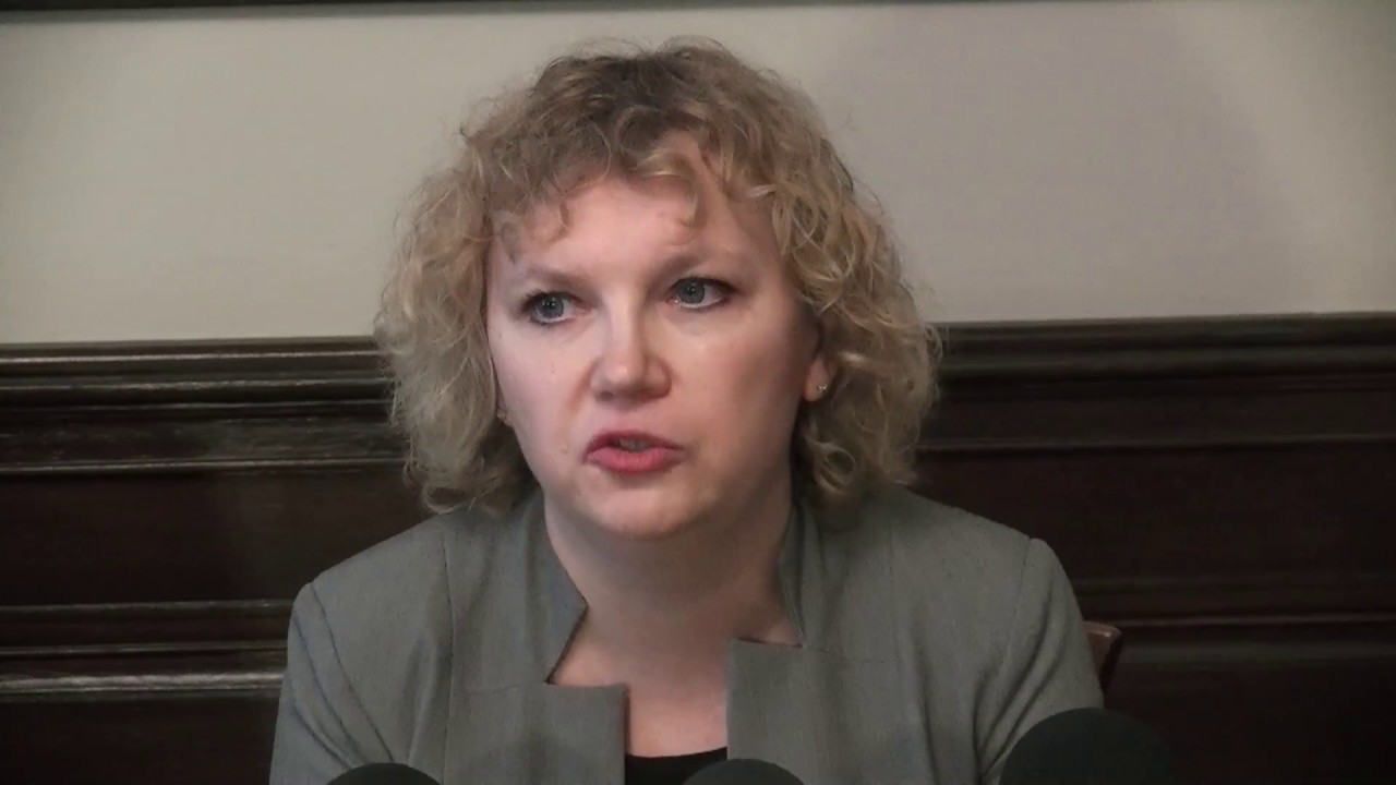 video to gif OLSZTYN24: Konferencja prasowa ws. kwesty na olsztyńskich cmentarzach [23.10..2017]