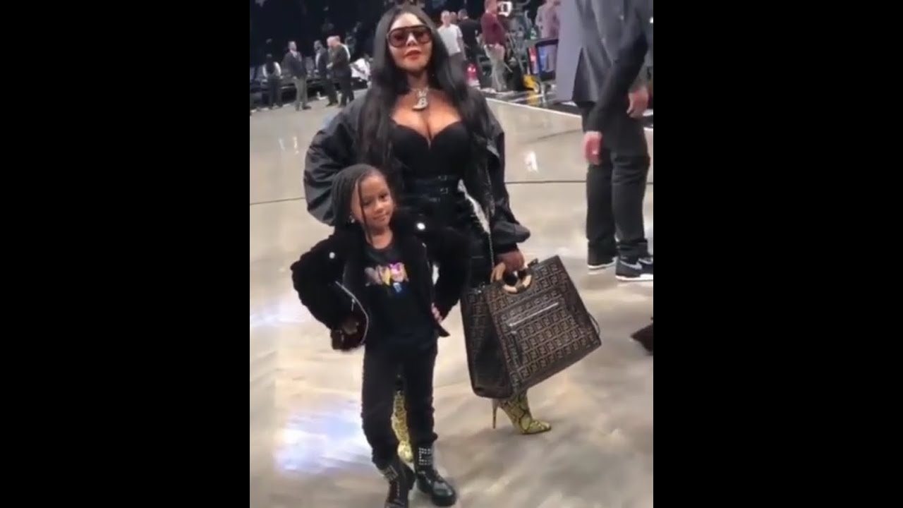 Lil Kim Courtside With Her Daughter The Other Night