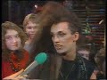 Capture de la vidéo Dead Or Alive   1983   Pete Burns Interview By Muriel Gray @ The Tube
