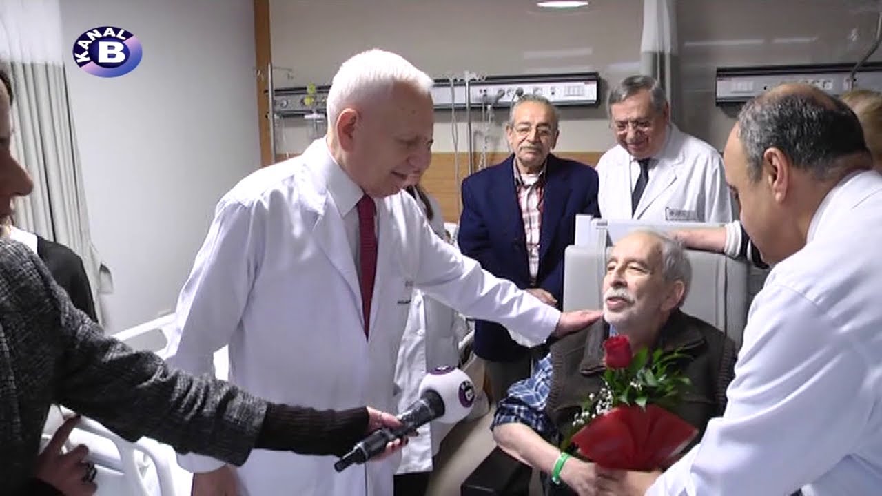 Özel Köşe - Prof. Dr. Mehmet Haberal ve Hekimler, Çölaşan'ın Meslekte 46. Yılını Kutladı