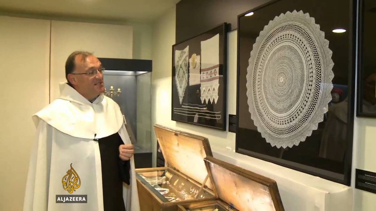 معرض للأزياء والمجوهرات التقليدية في البوسنة والهرسك - قناة الجزيرة البلقان