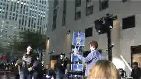 NKOTB 9/4/08 Today Show Soundcheck - Joe cheers Ne-Yo