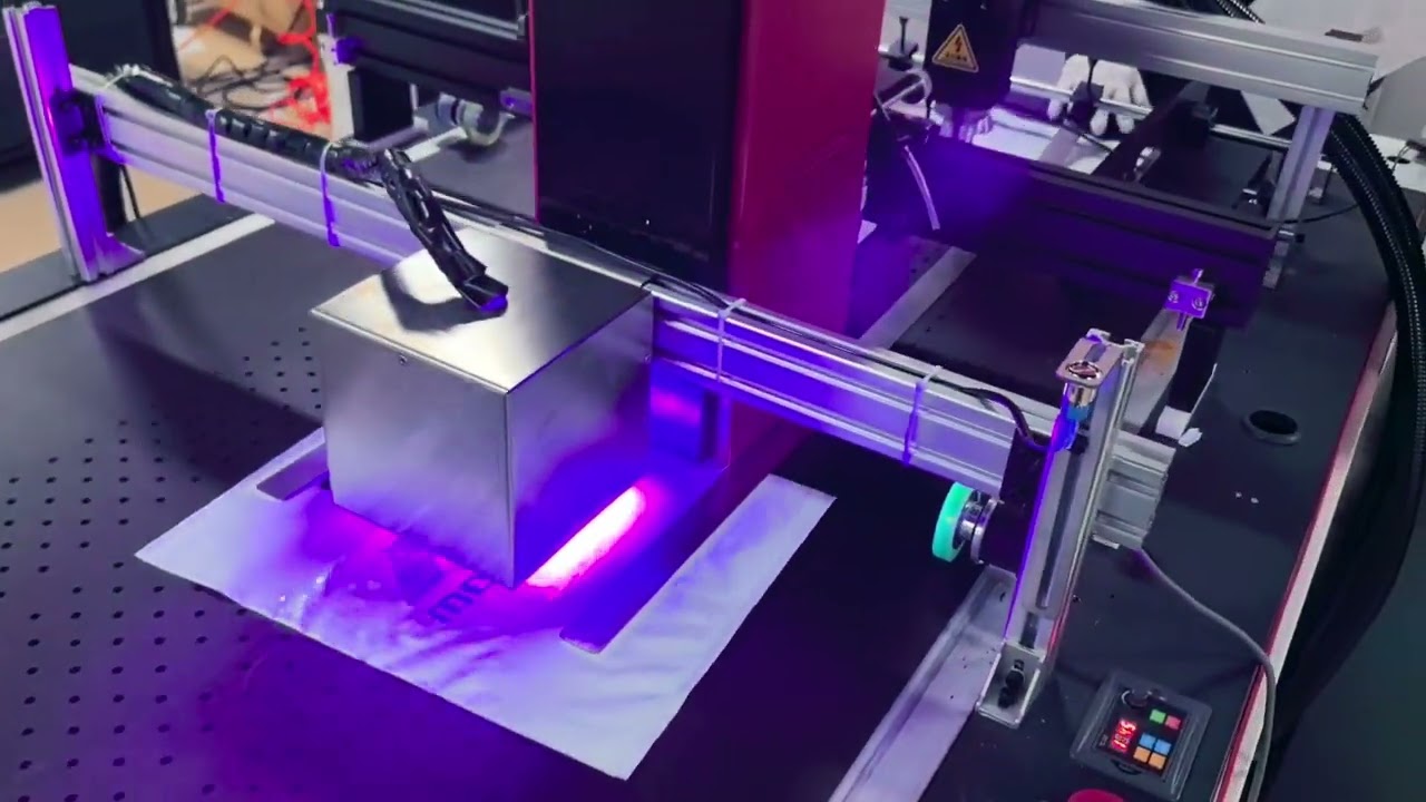 Color printing plastic bags using UV single pass digital printer