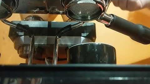 First shot with the bottomless portafilter