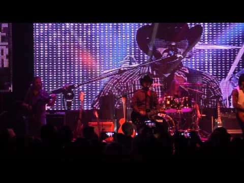BAD MOON RISING - Willy & The Poorboys - CCR Tribute Barcelona!