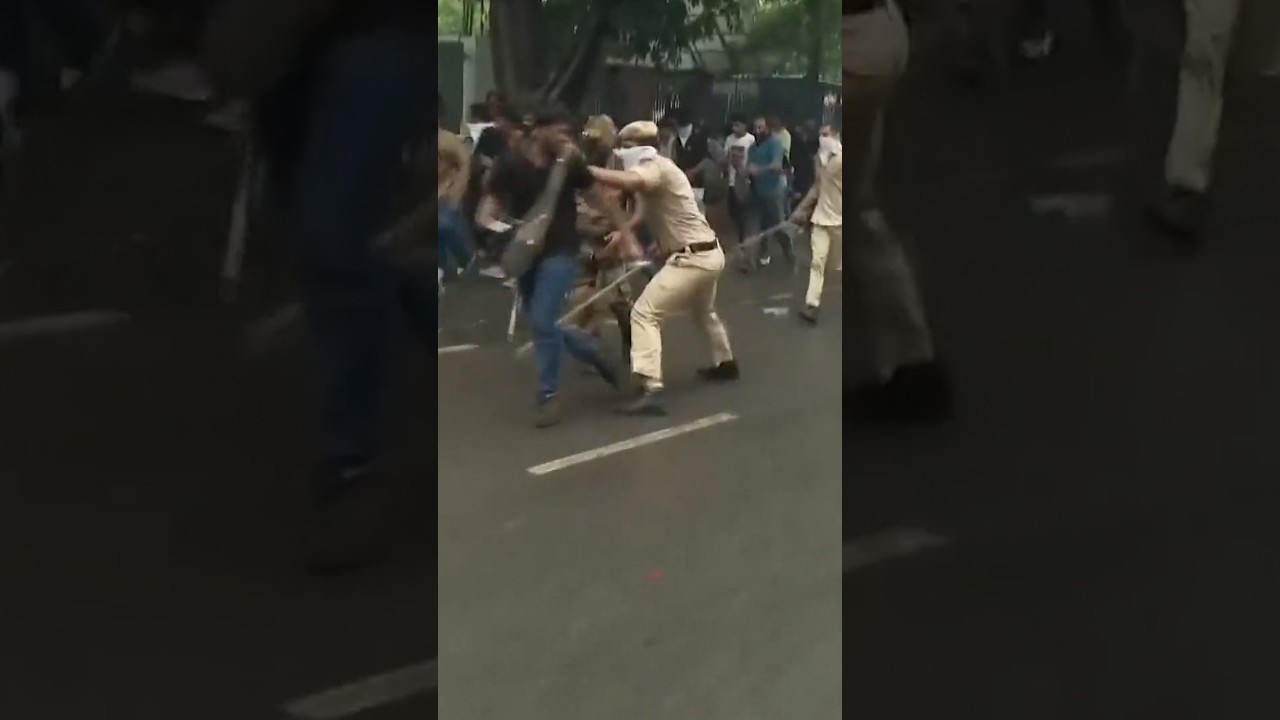 Indian police clash with Gen Z ‘Cockroach’ protesters Indian police clash with Gen Z ‘Cockroach’ protesters